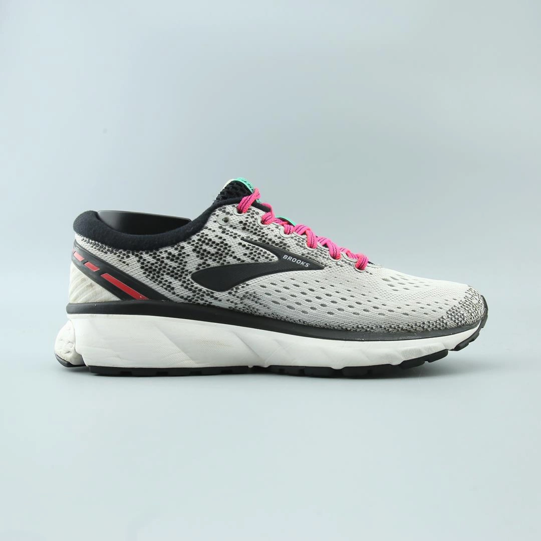BROOKS GHOST 11