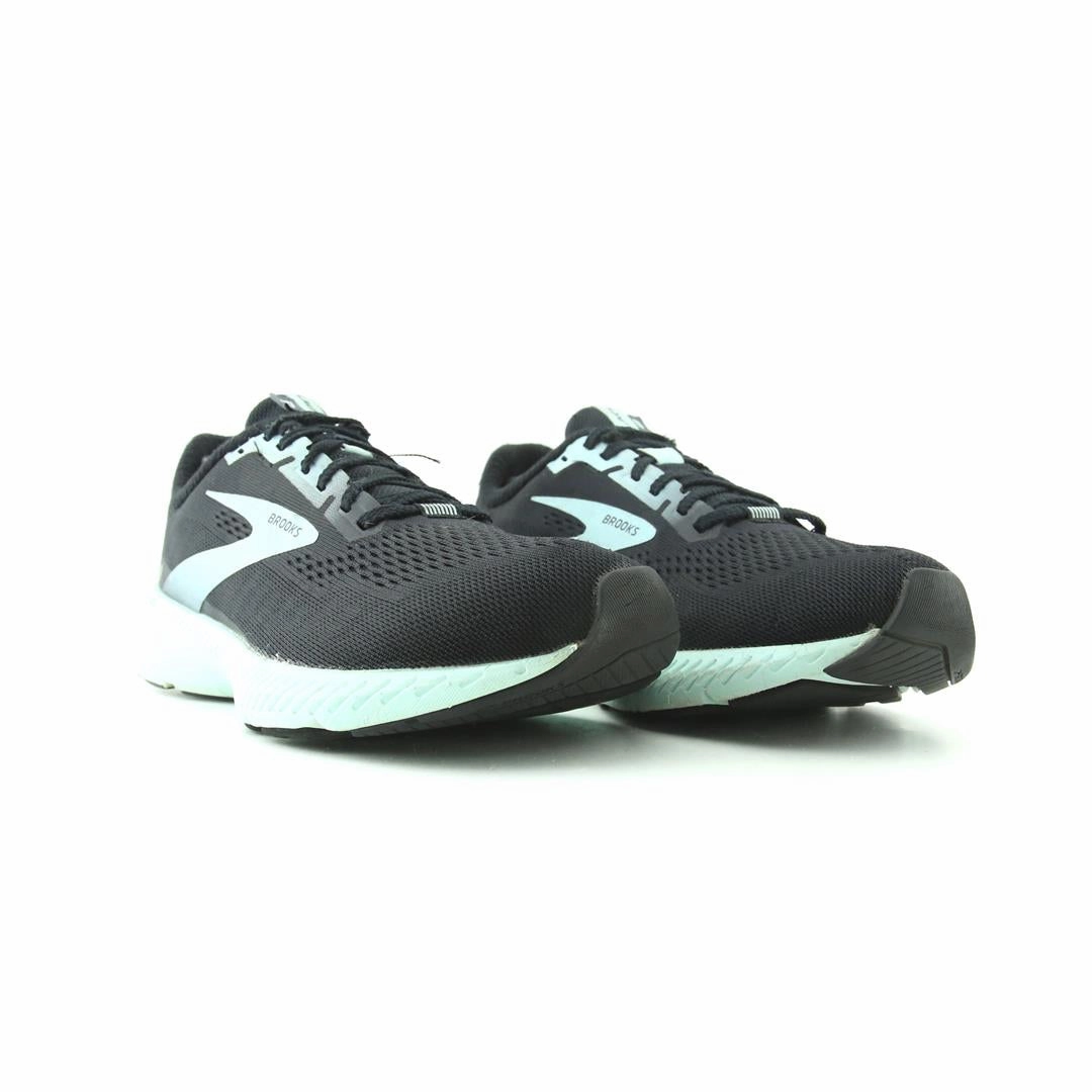 BROOKS LAUNCH 8