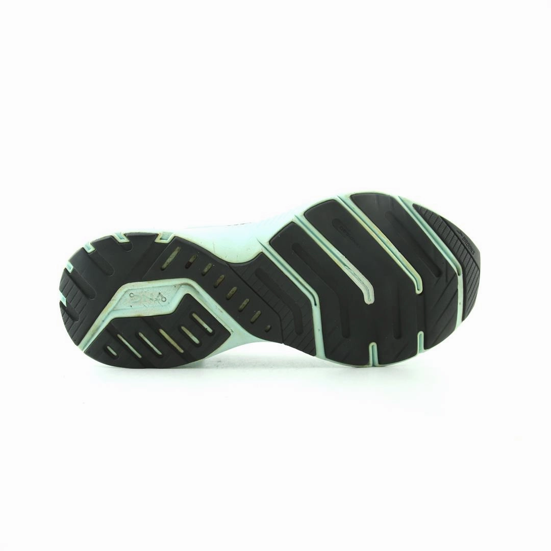 BROOKS LAUNCH 8
