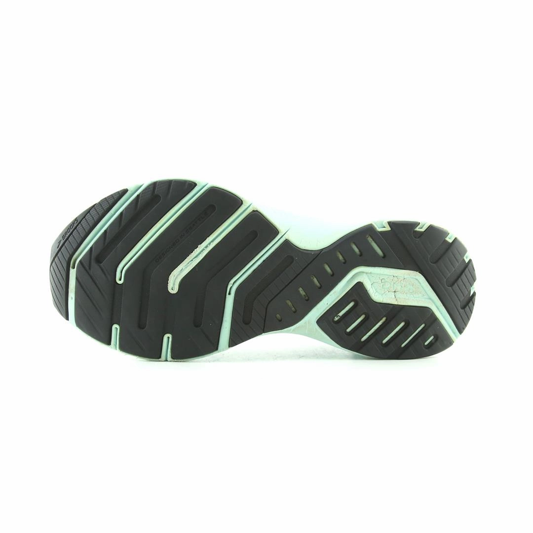 BROOKS LAUNCH 8