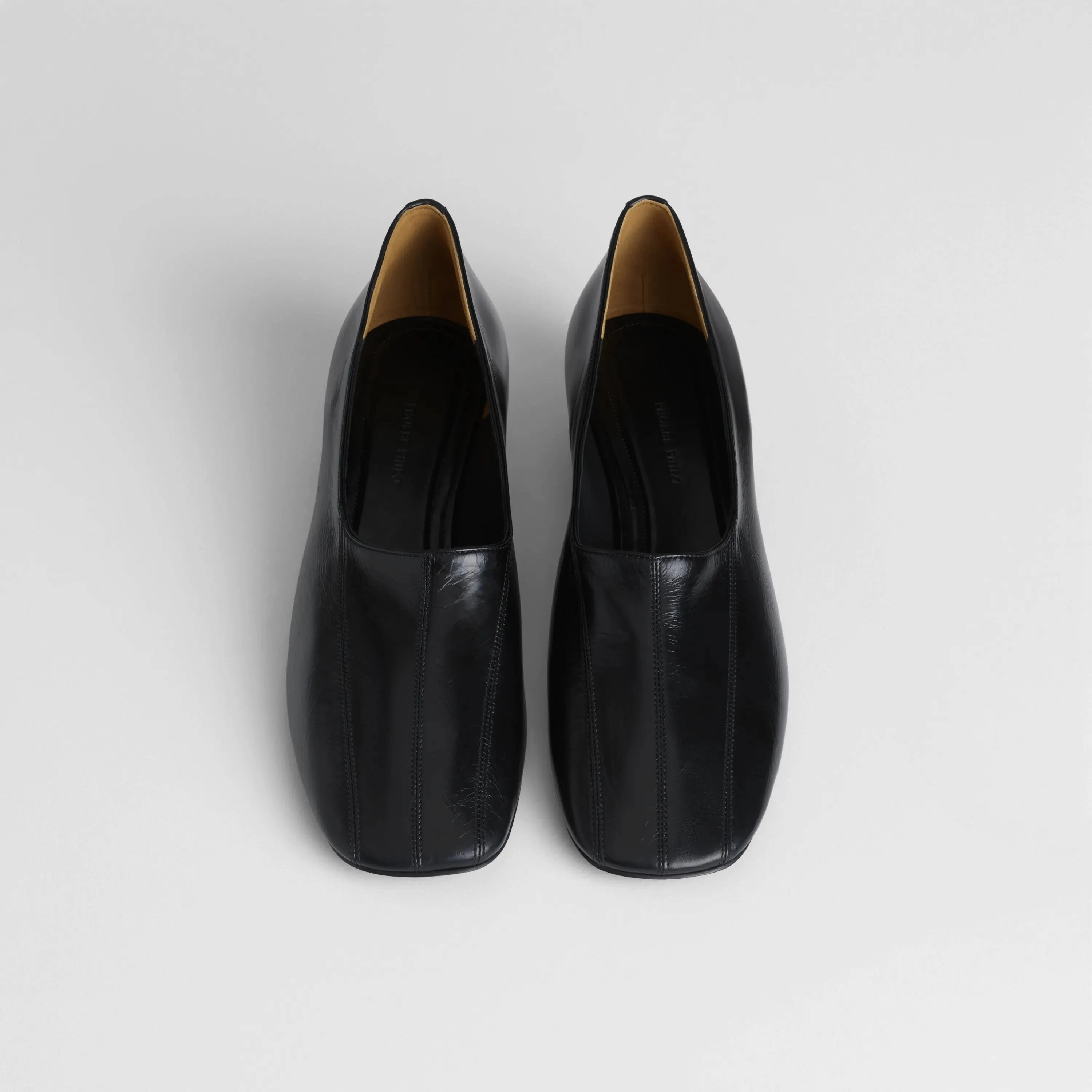 CLUB SLIPPER | black shiny leather