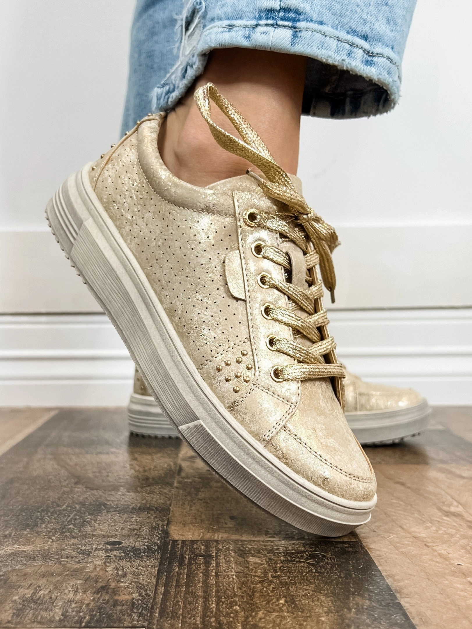 Corkys Down Time Tennis Shoes in Gold Metallic