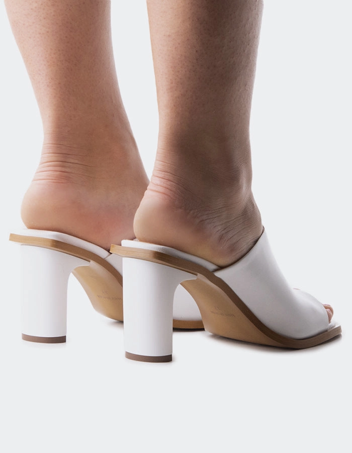 Corvo White Leather
