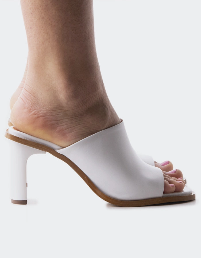 Corvo White Leather
