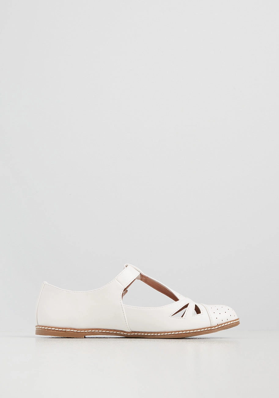Cut-Out Early T-Strap Flat
