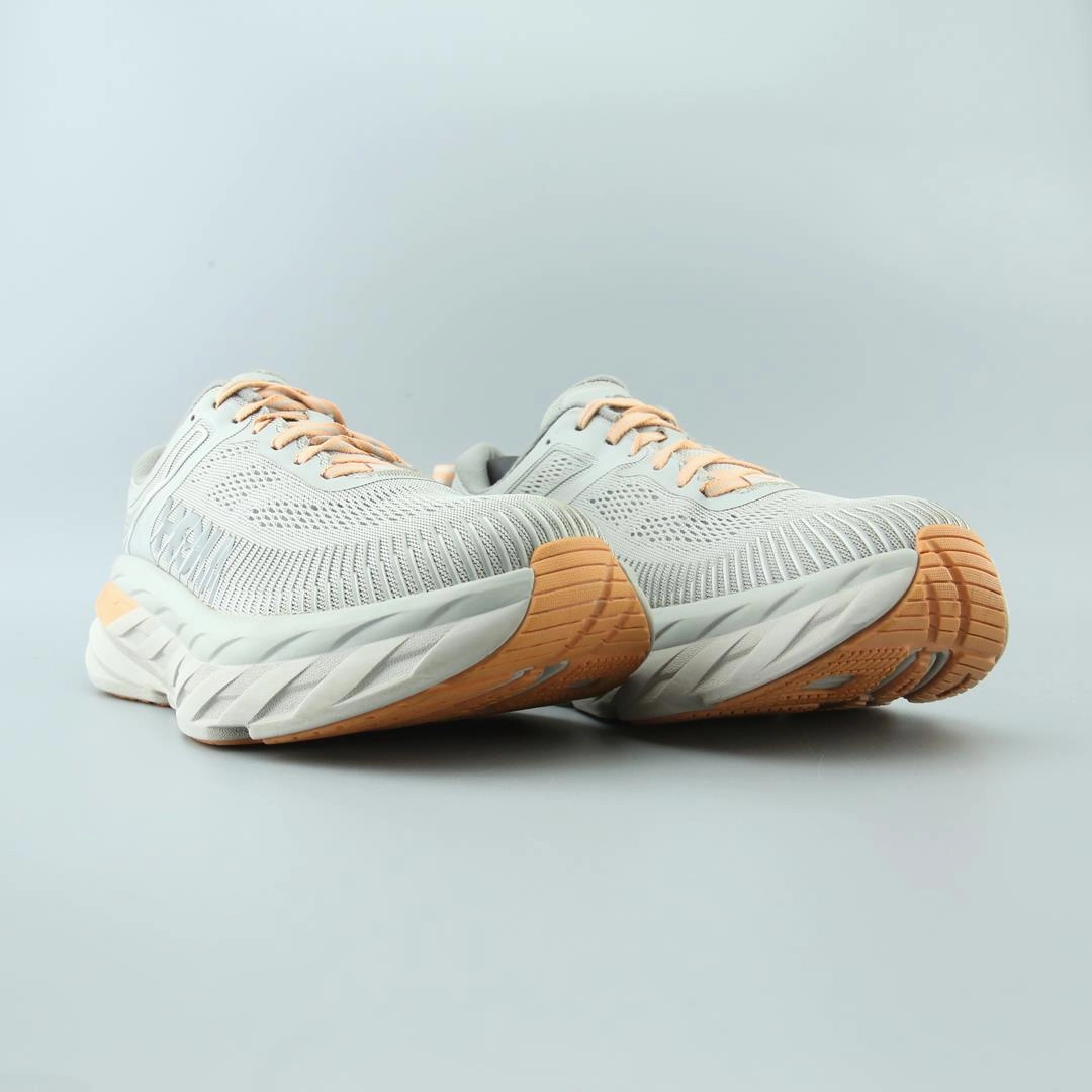 HOKA ONE ONE BONDI 8