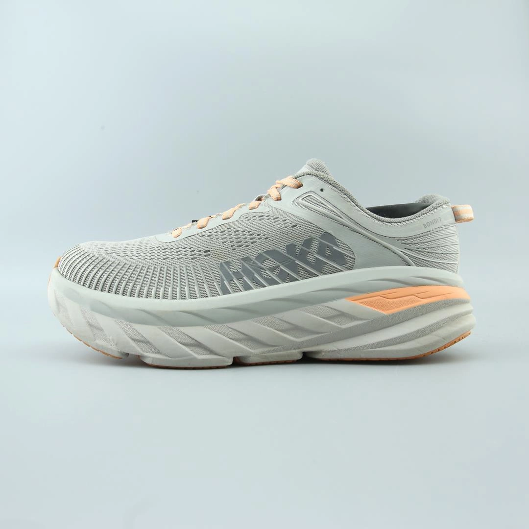 HOKA ONE ONE BONDI 8