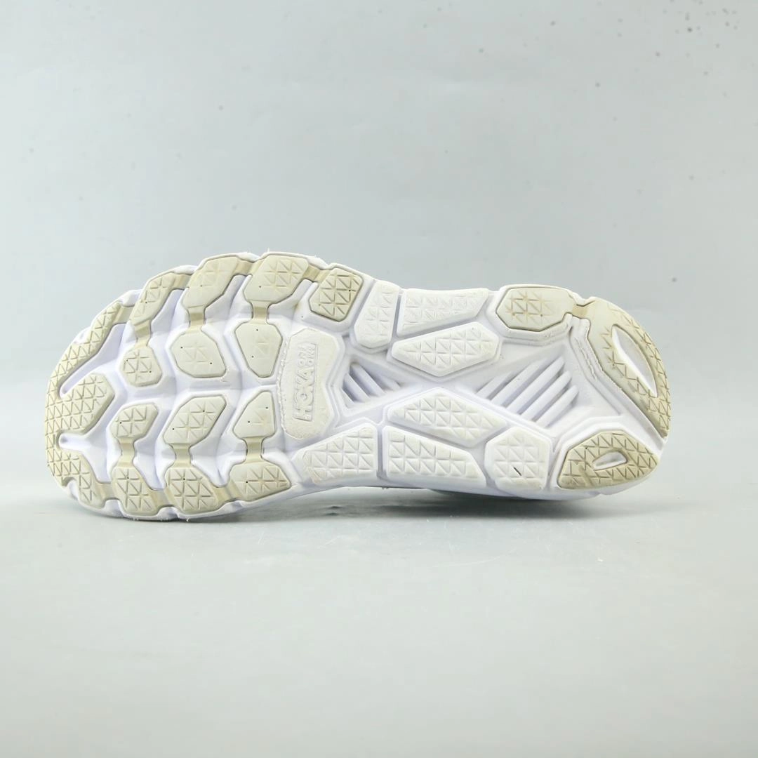 HOKA ONE ONE CLIFTON 6