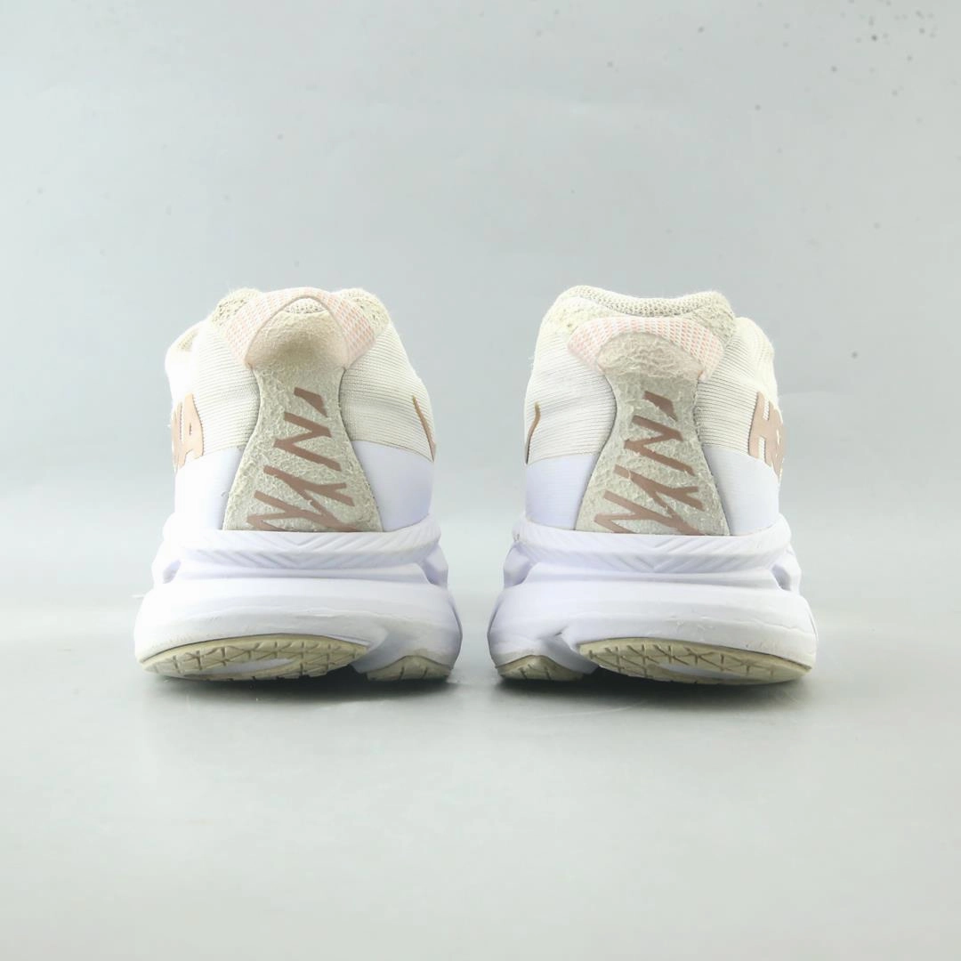 HOKA ONE ONE CLIFTON 6