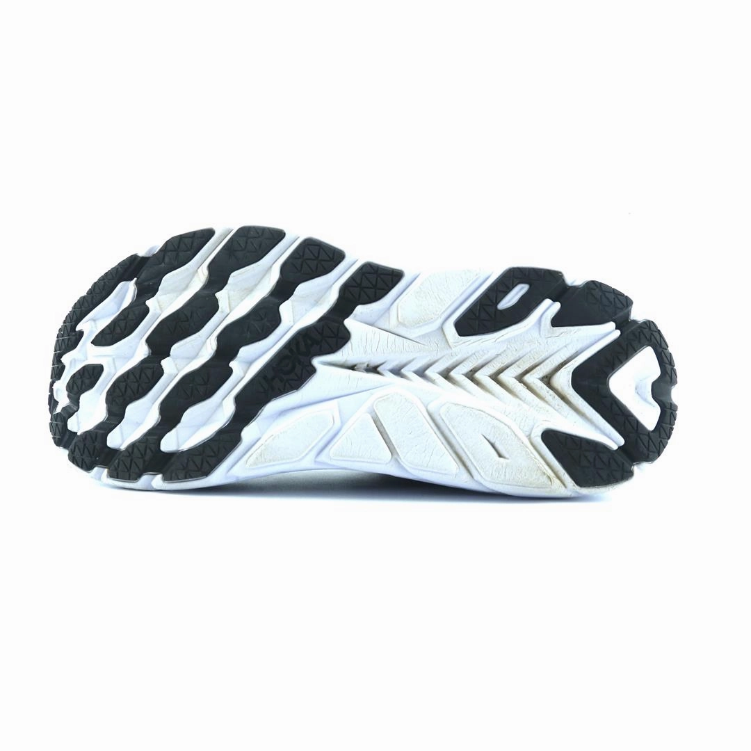 HOKA ONE ONE CLIFTON 8