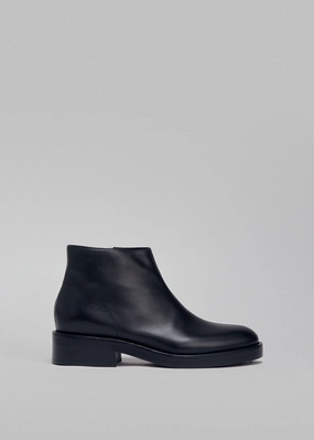 Low Ankle Boot in Leather - Black