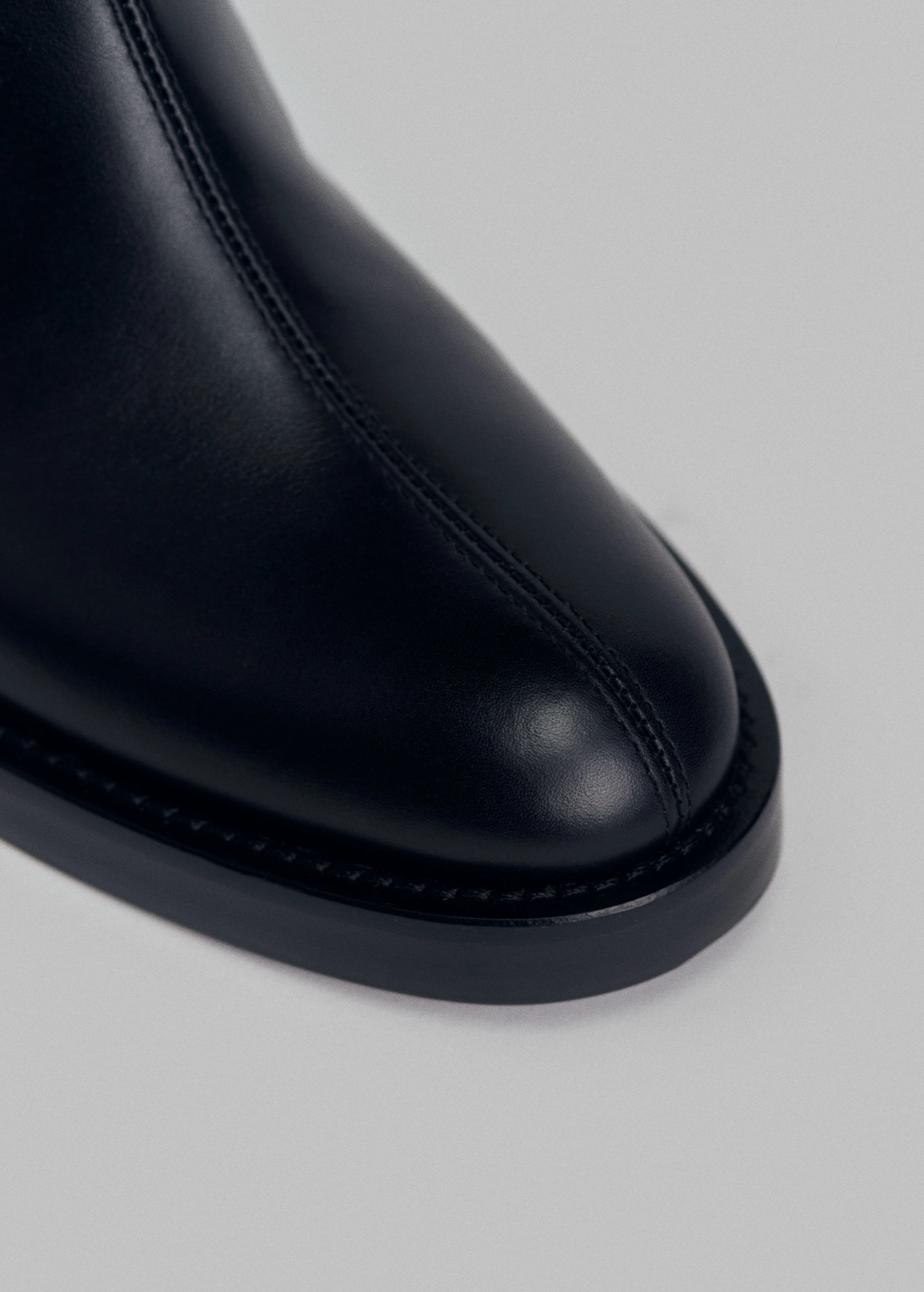 Low Ankle Boot in Leather - Black
