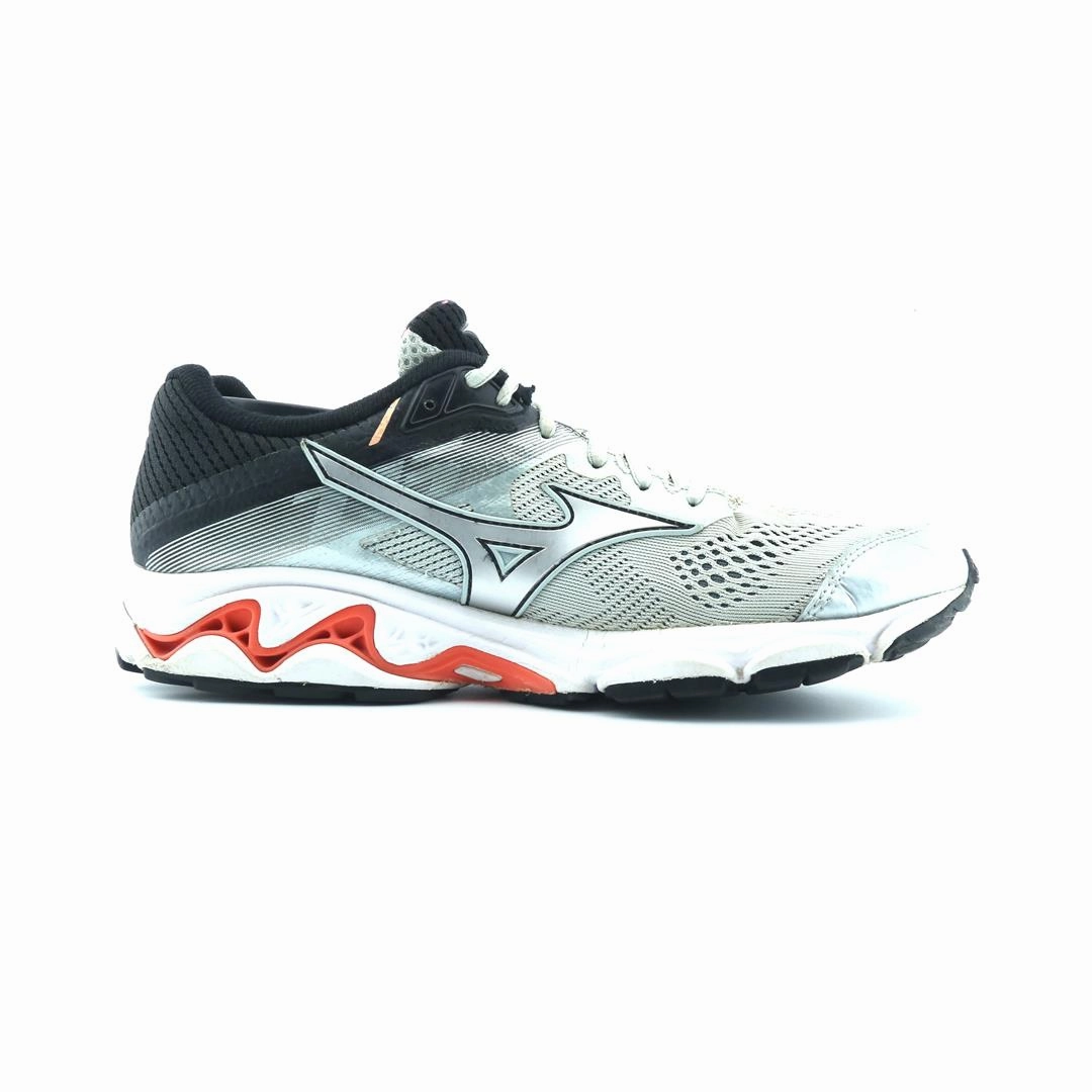 MIZUNO WAVE INSPIRE 15