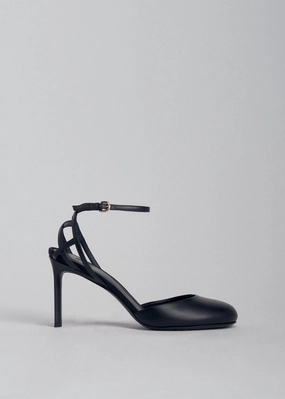 Round Toe Strappy Heel in Leather - Black
