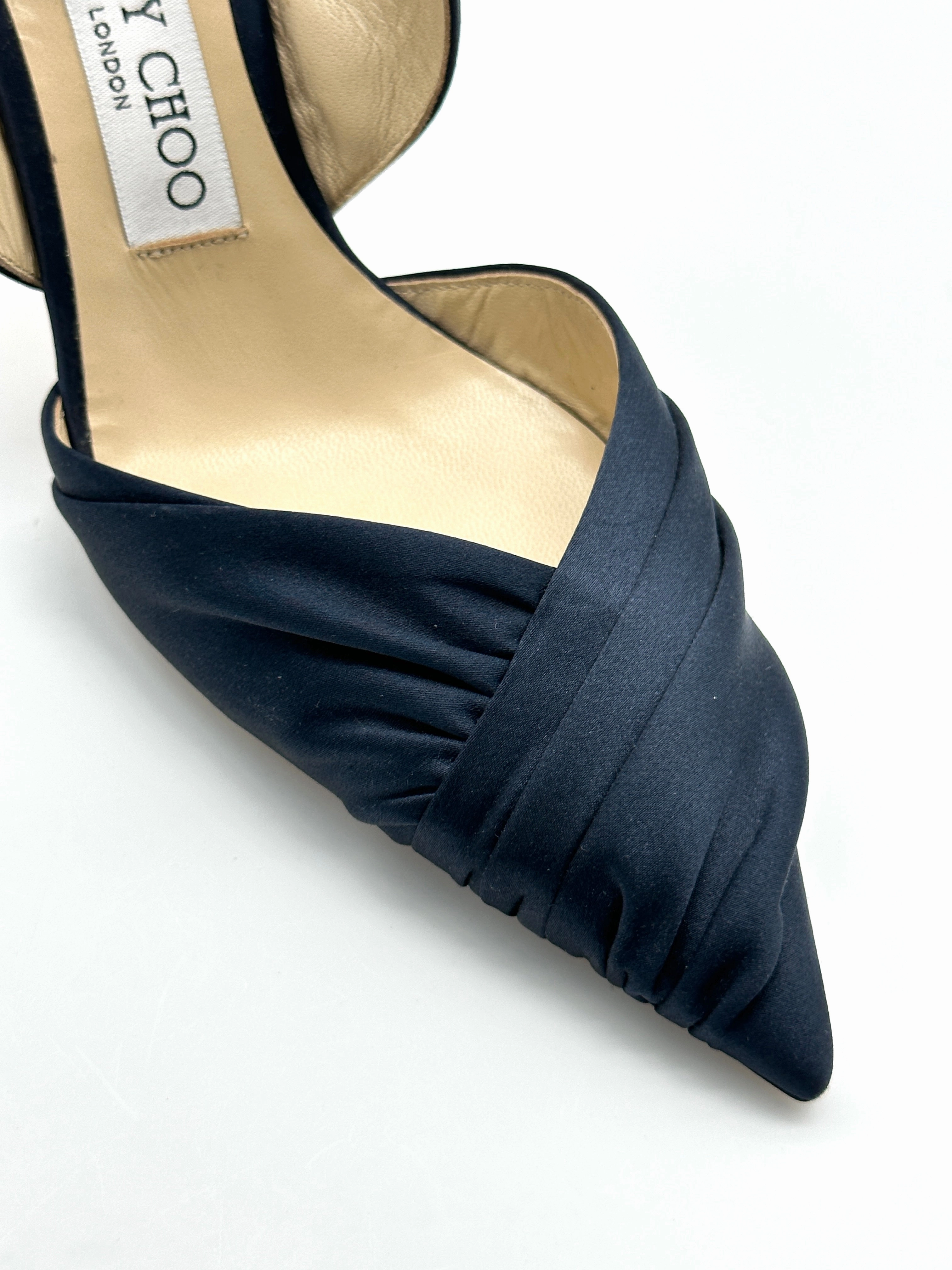 Satin Décolleté Pumps