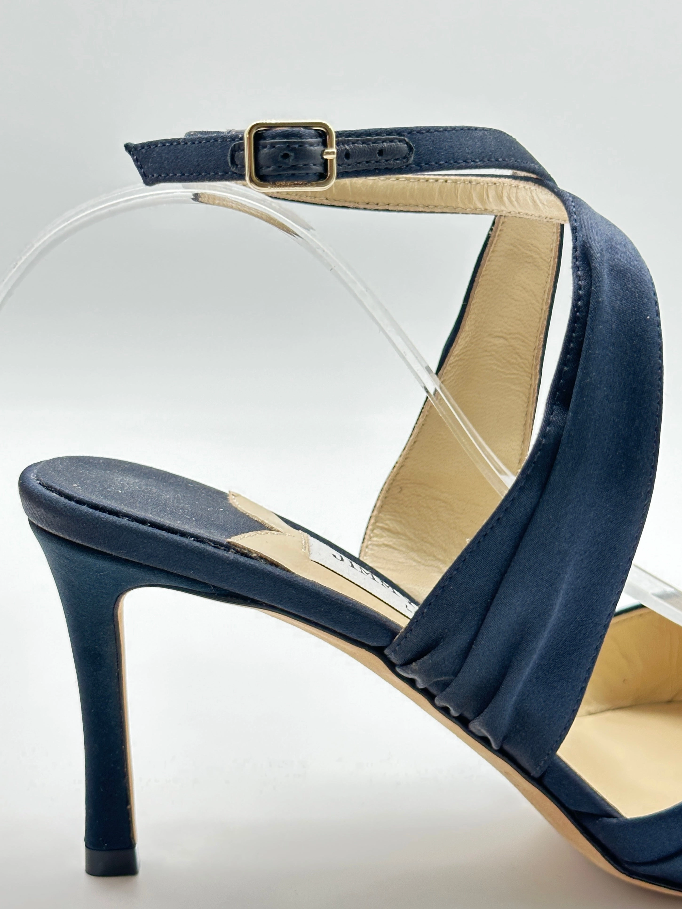 Satin Décolleté Pumps