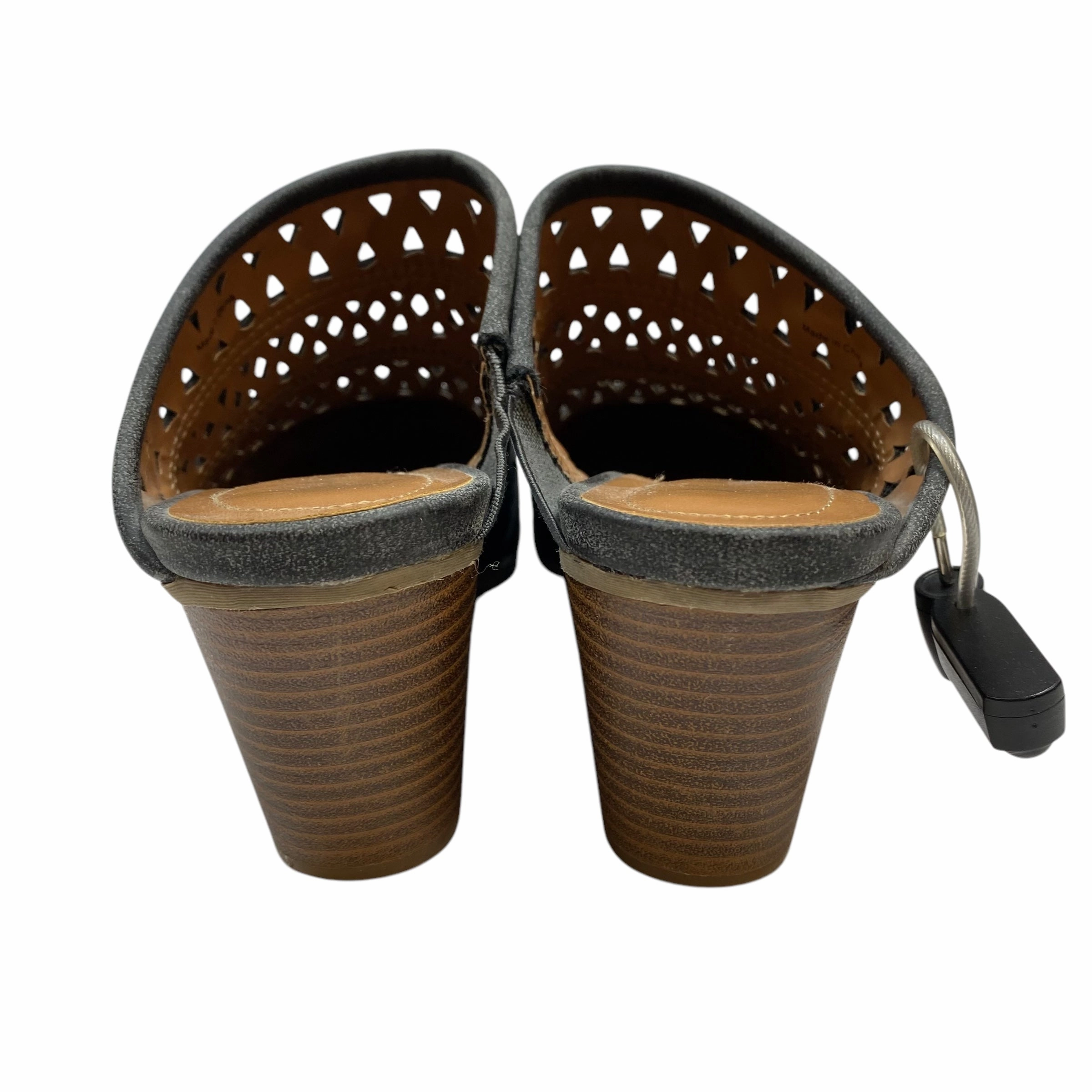 Shoes Heels Block By Style And Company In Grey, Size: 6.5