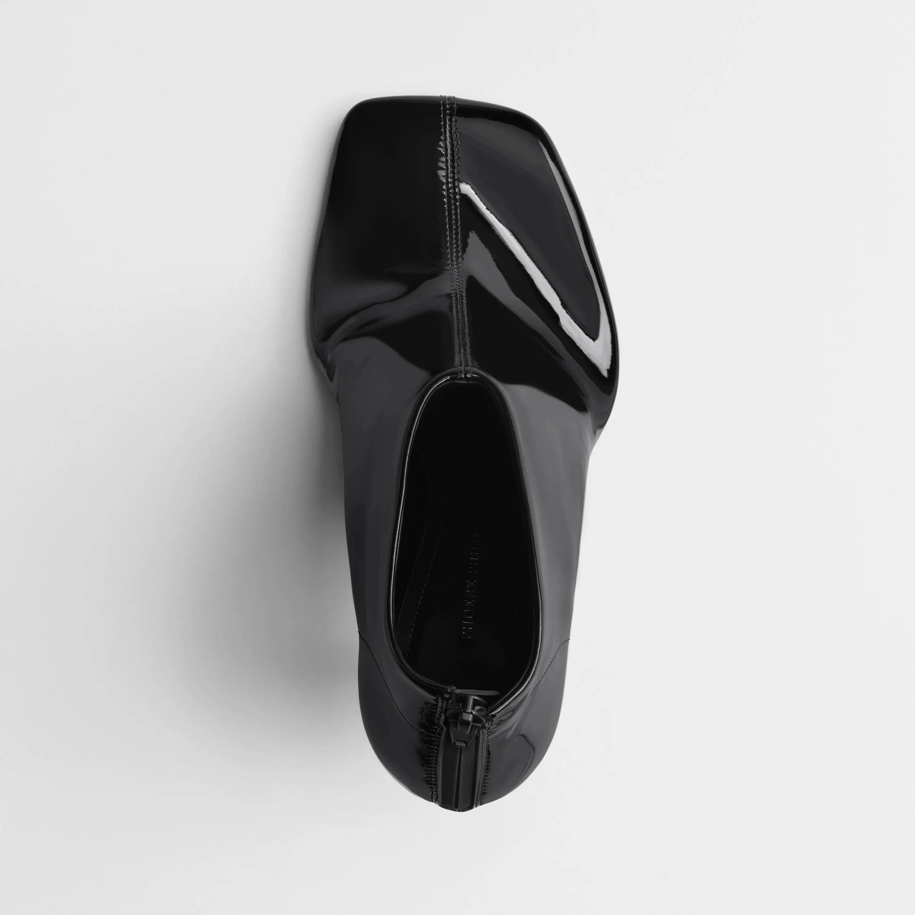 SOFT ANKLE BOOT 90 | glossy black patent leather