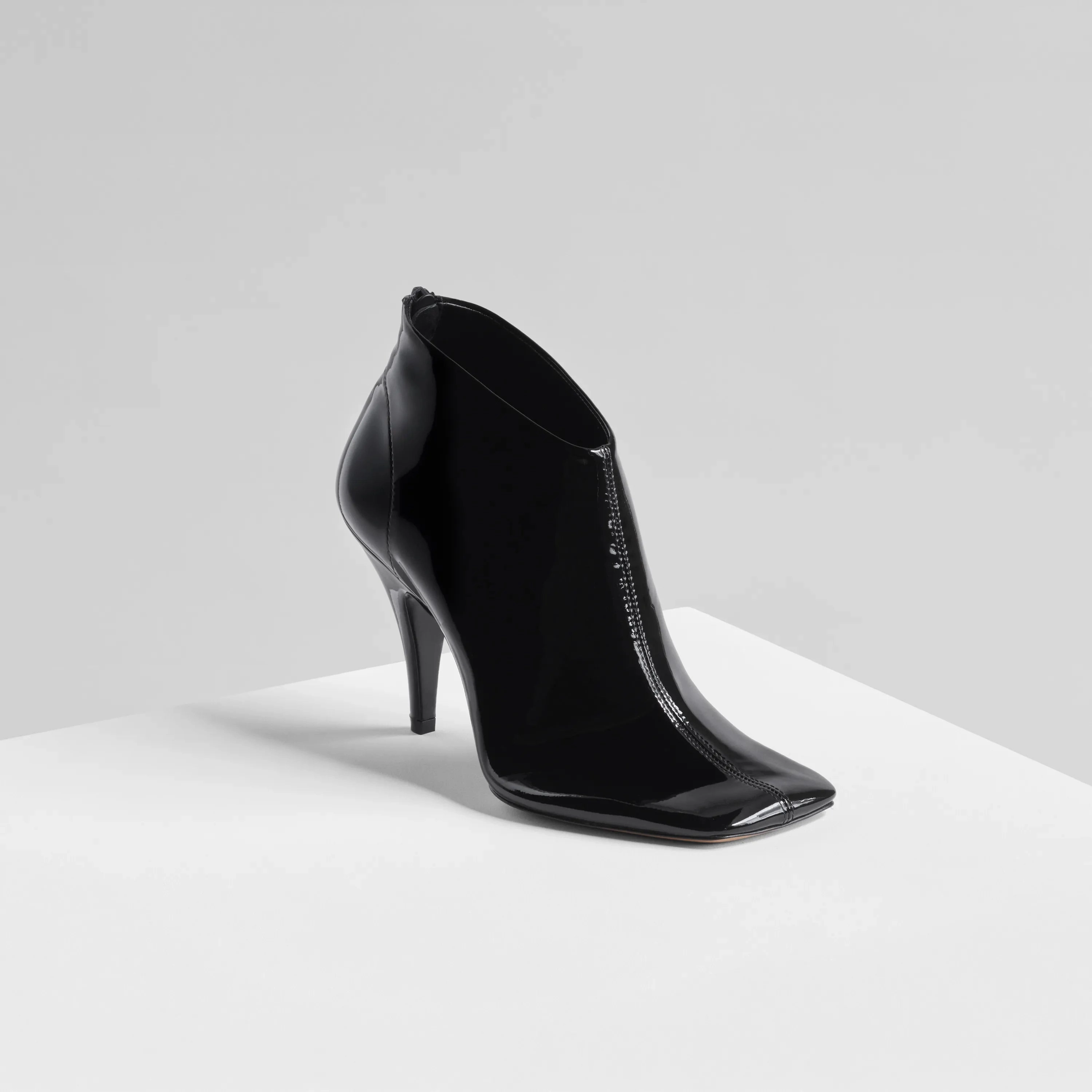 SOFT ANKLE BOOT 90 | glossy black patent leather