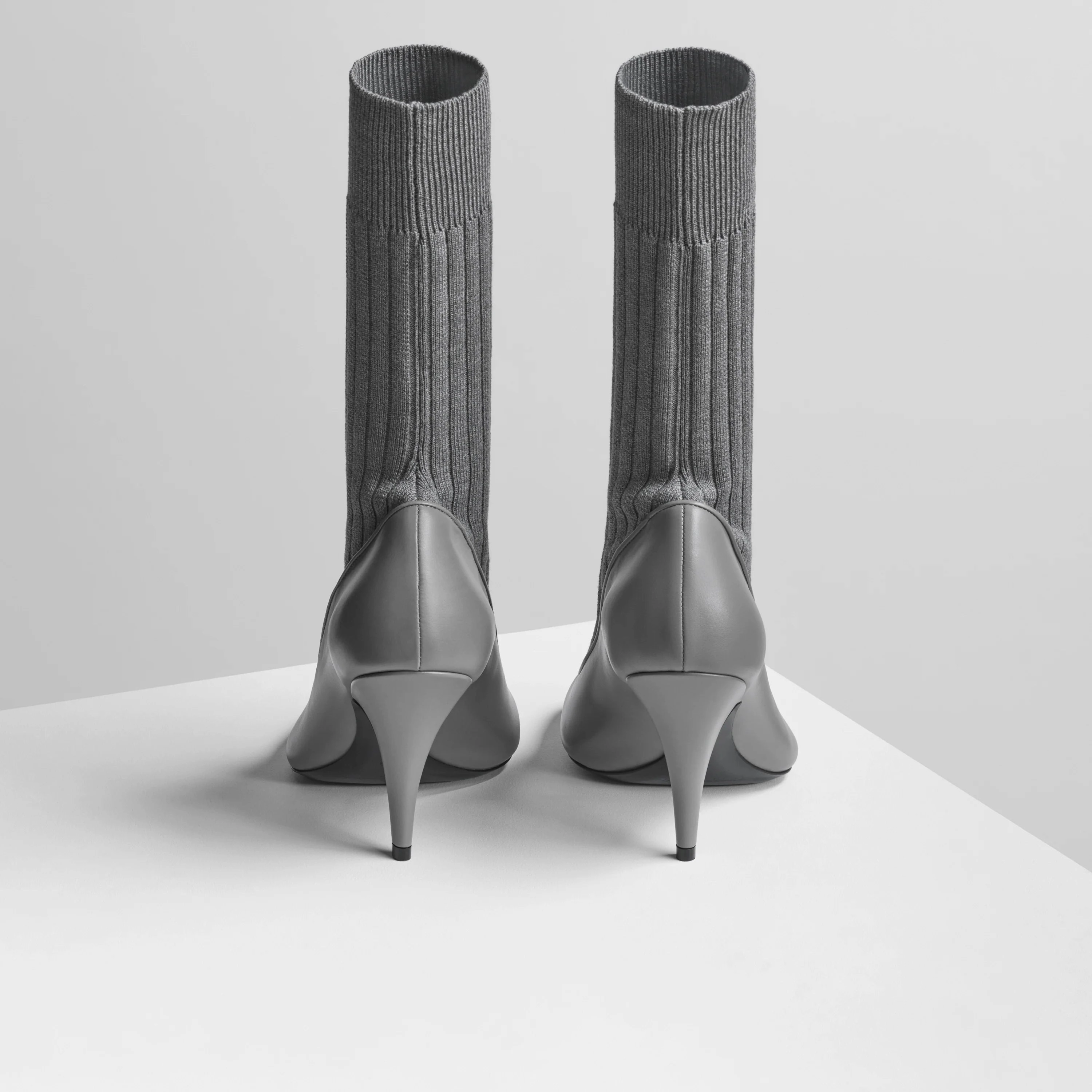 SOFT SOCK PUMP | cement suede
