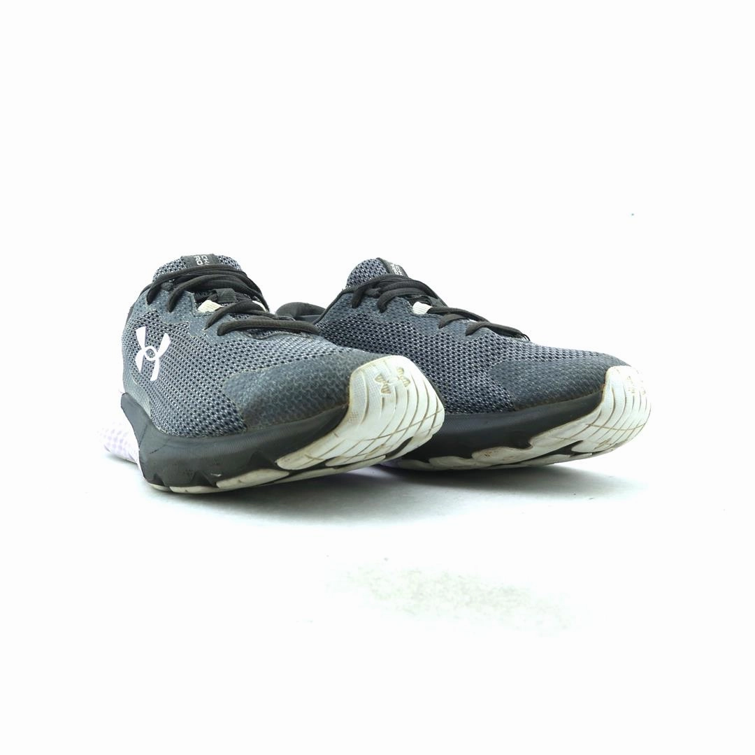 UNDER ARMOUR CHARGED ROGUE