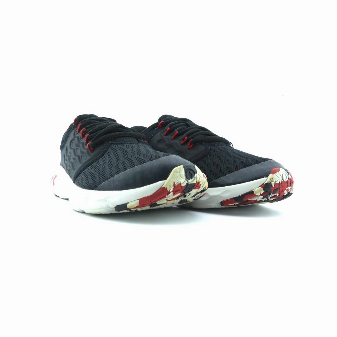 UNDER ARMOUR CHARGED VANTAGE
