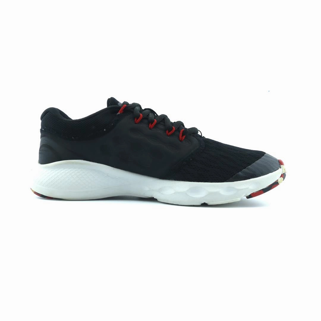 UNDER ARMOUR CHARGED VANTAGE