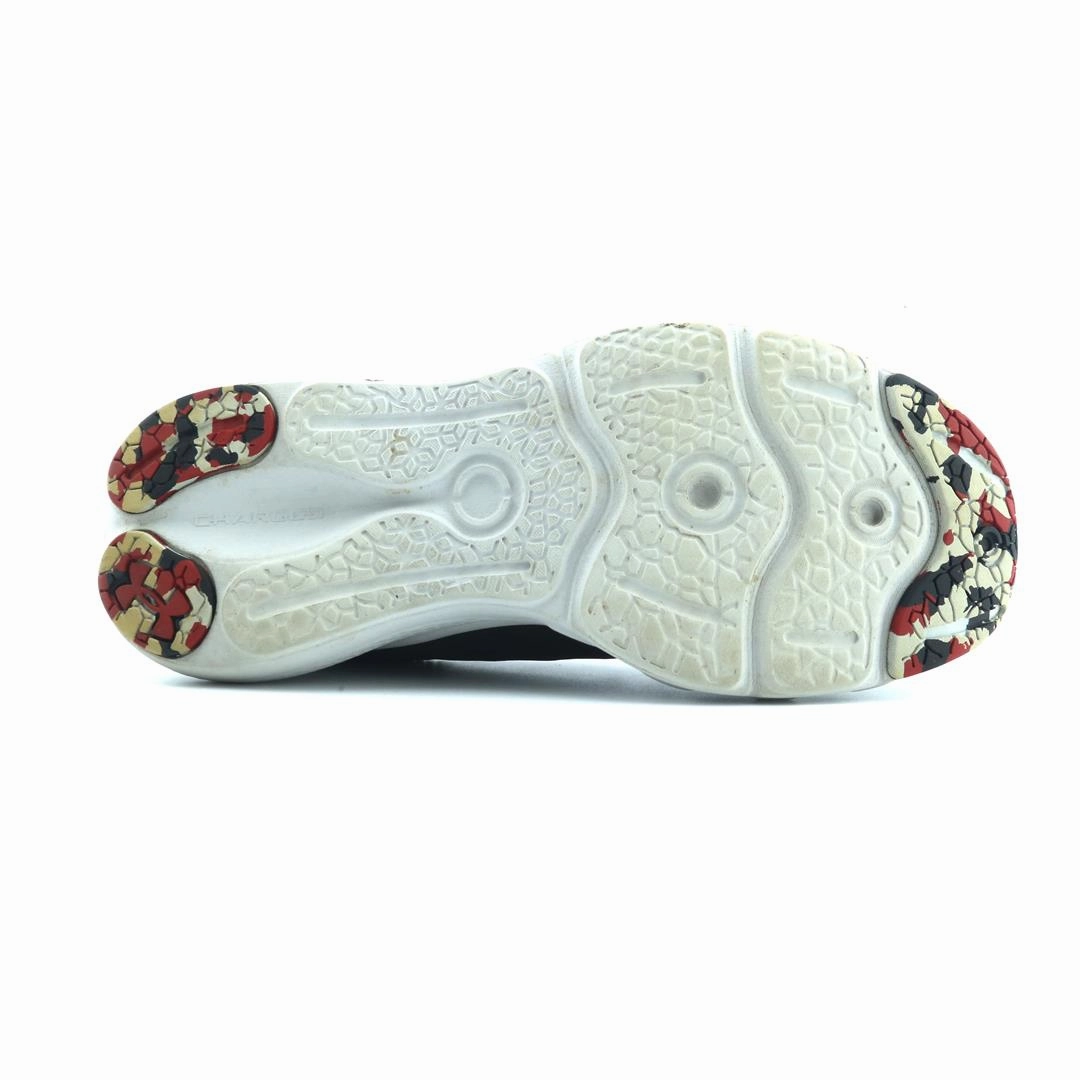 UNDER ARMOUR CHARGED VANTAGE