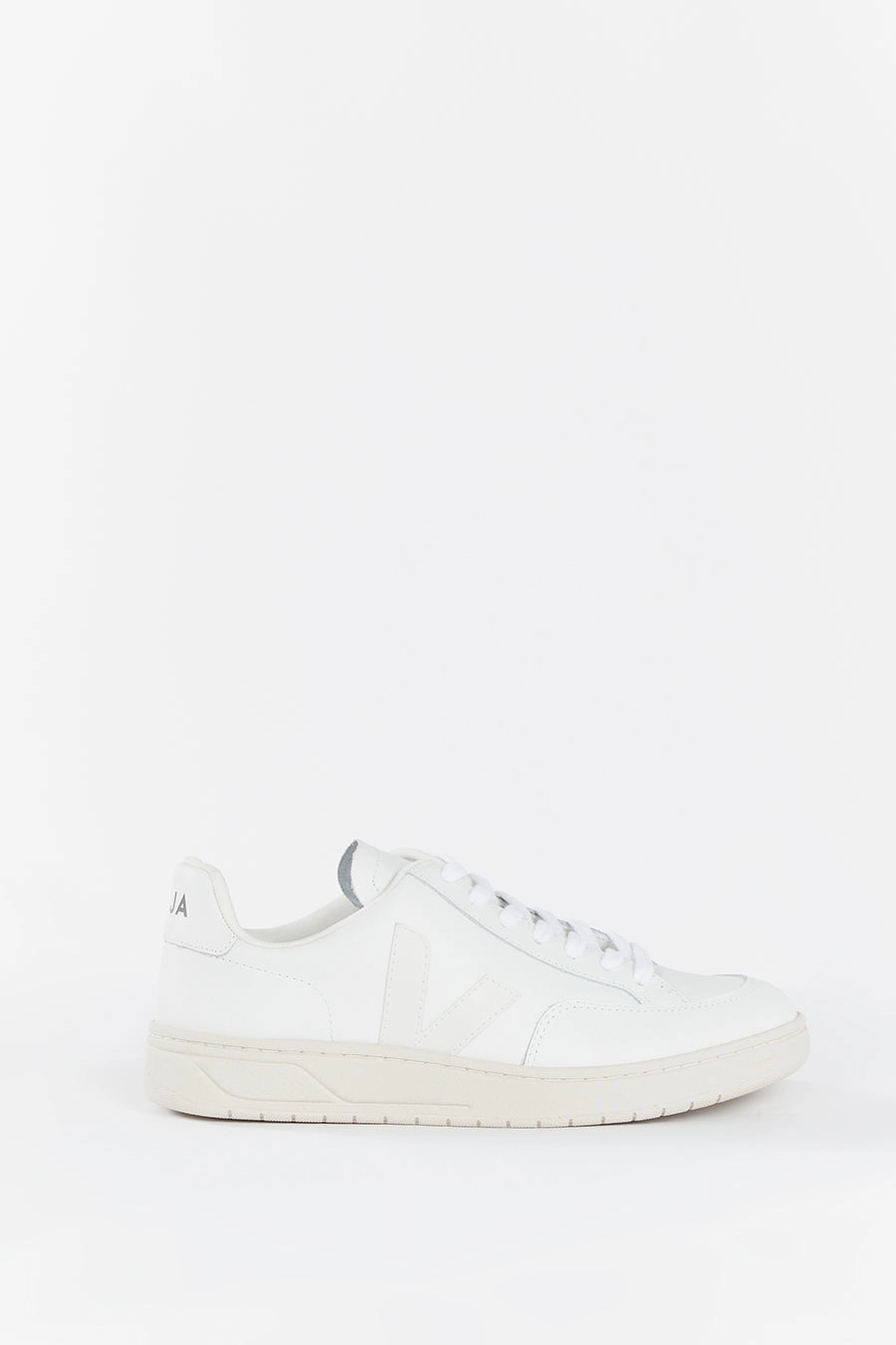VEJA V-12 LEATHER EXTRA WHITE