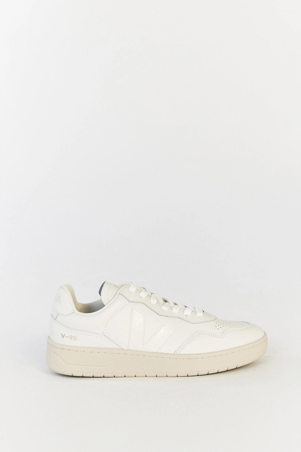 VEJA V-90 O.T. LEATHER EXTRA WHITE