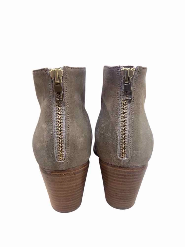 Vince Tan Size 8.5 Shoes
