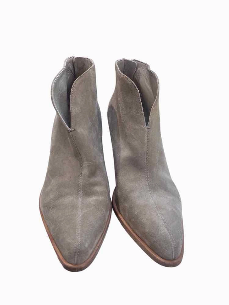 Vince Tan Size 8.5 Shoes