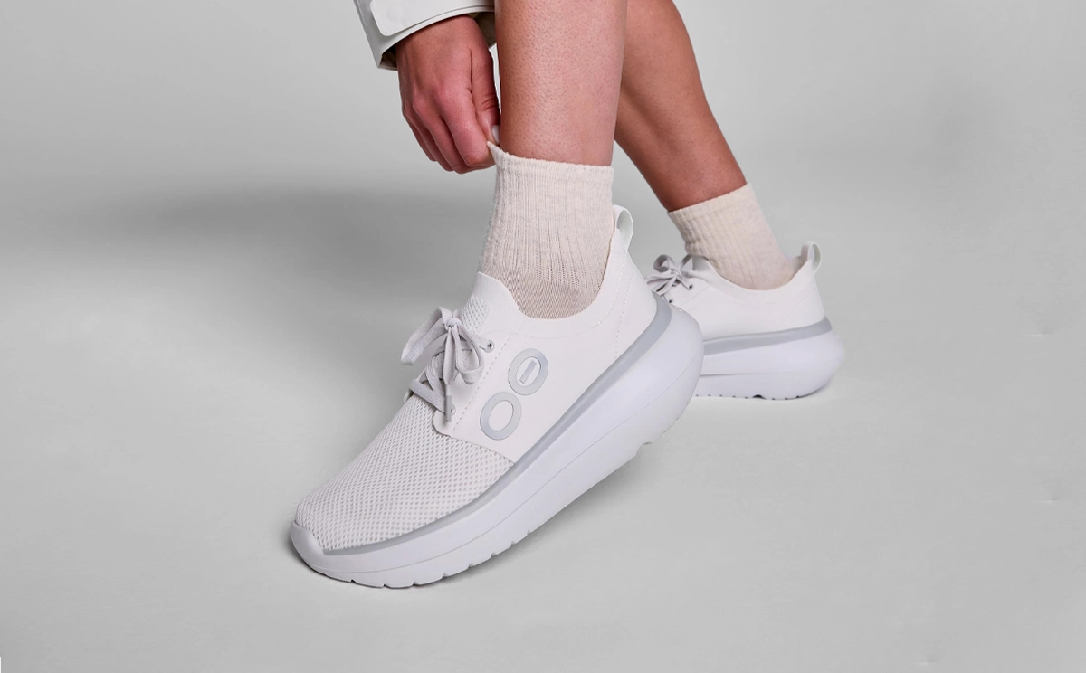 Women's OOmy Stride - White